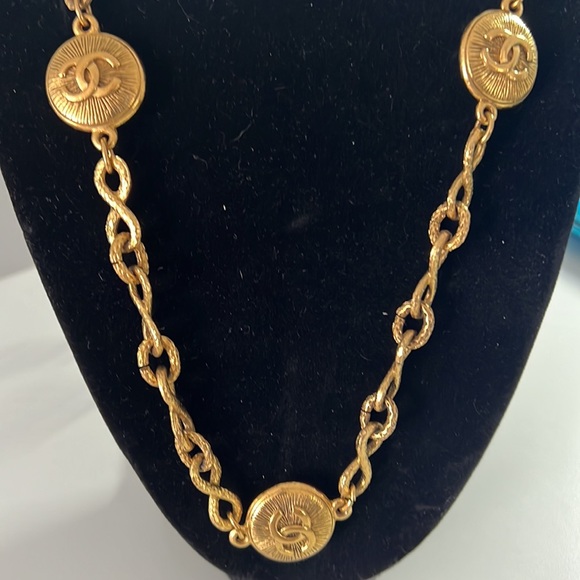 Chanel 5 Sunburst necklace with added tag. - Picture 3 of 7